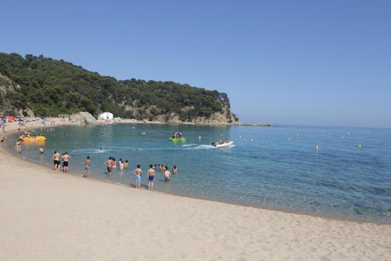 Happy Camp Mobile Homes In Camping Senia Cala Canyelles Lloret de Mar Exterior foto